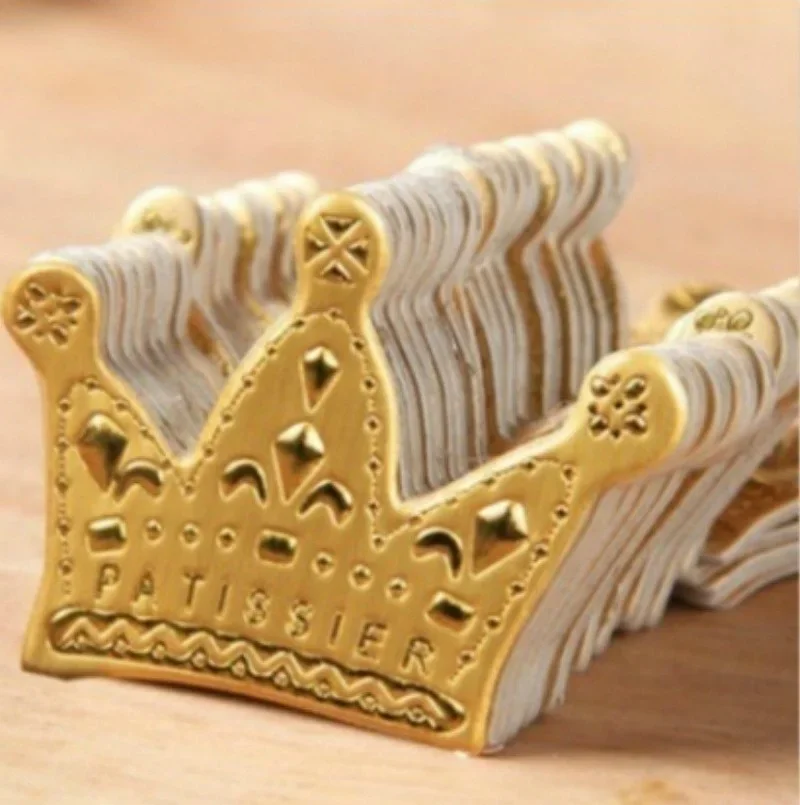 Chapeau haut-de-forme doré, co - Kitchen Gadgets Gold avis et prix